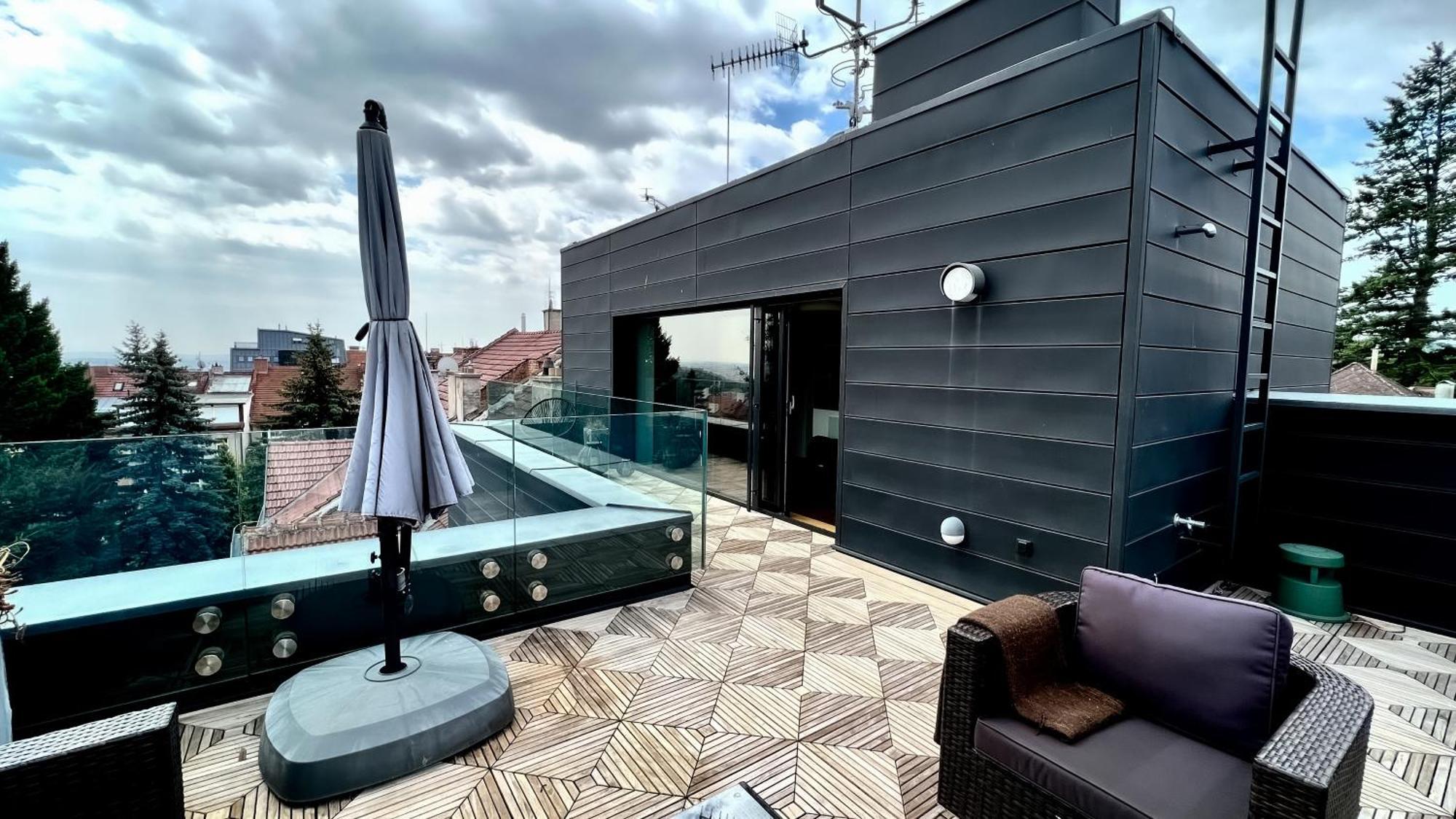Apartman Se Saunou A Terasou S Vyhledem Na برنو المظهر الخارجي الصورة