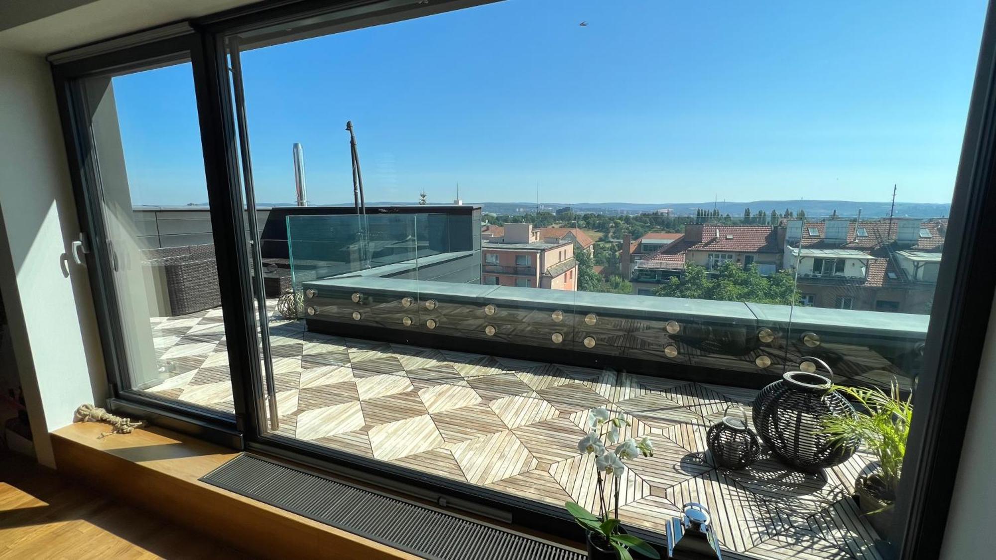 Apartman Se Saunou A Terasou S Vyhledem Na برنو المظهر الخارجي الصورة